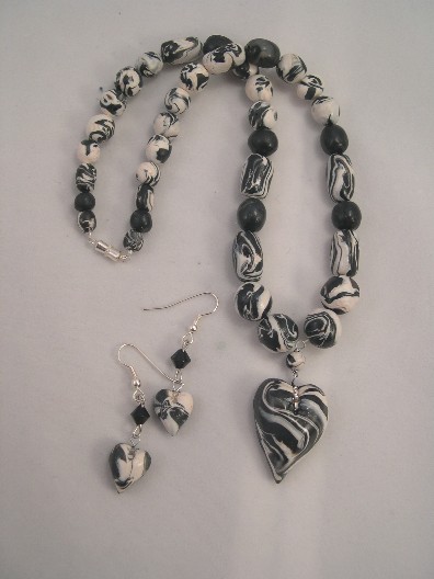 black and white hearts jewelry set